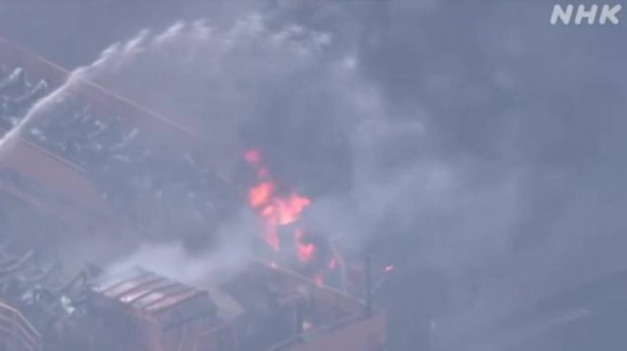 日本一家大型钢铁企业发生大火 现场浓烟滚滚