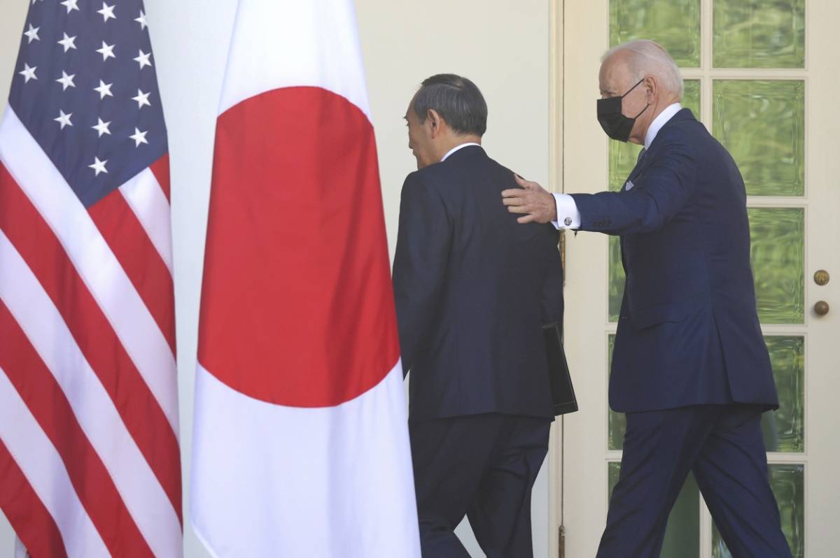 拜登戴两只口罩见菅义伟 菅义伟戴印日美国旗口罩