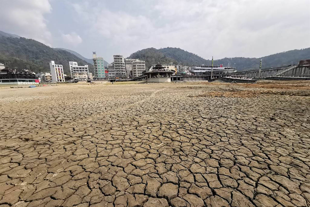 日月潭湖水干涸