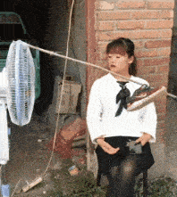 幽默笑话:1,你被什么保护,就被什么限制,能给你遮风挡雨的,同样能让