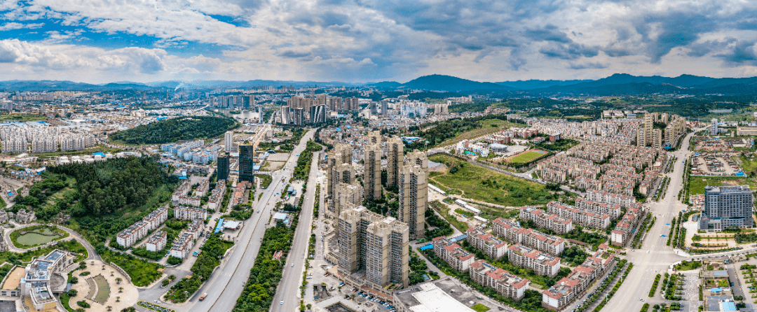 昆明恒大文化旅游城地处滇中新区核心腹地,在昆明"东进,西拓,南控,北