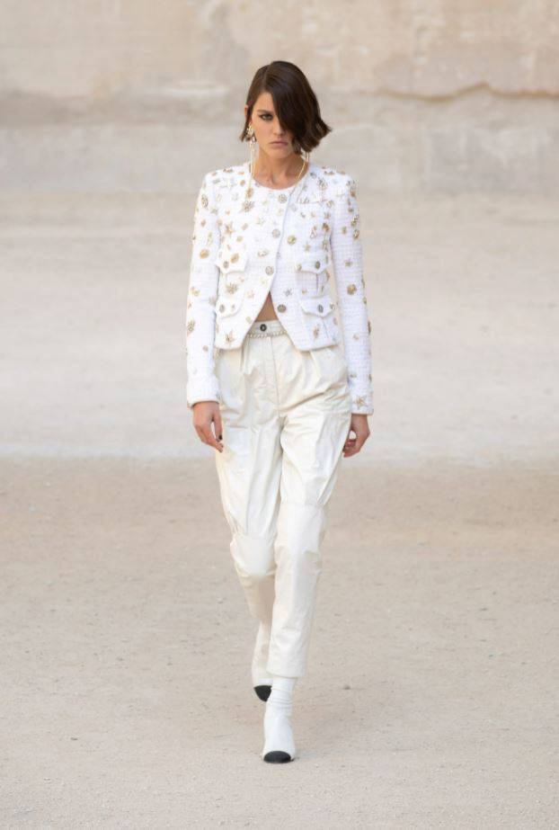 香奈儿2021早春时装秀,圣罗兰2021时装秀 香奈儿 chanel 2021/22早春度假系列