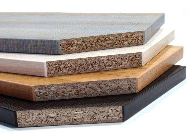 实木多层板和颗粒板哪个好哪个更适合定制橱柜呢