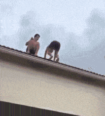 搞笑段子1: 小时候哥哥骗我压岁钱,装成机器人附身.