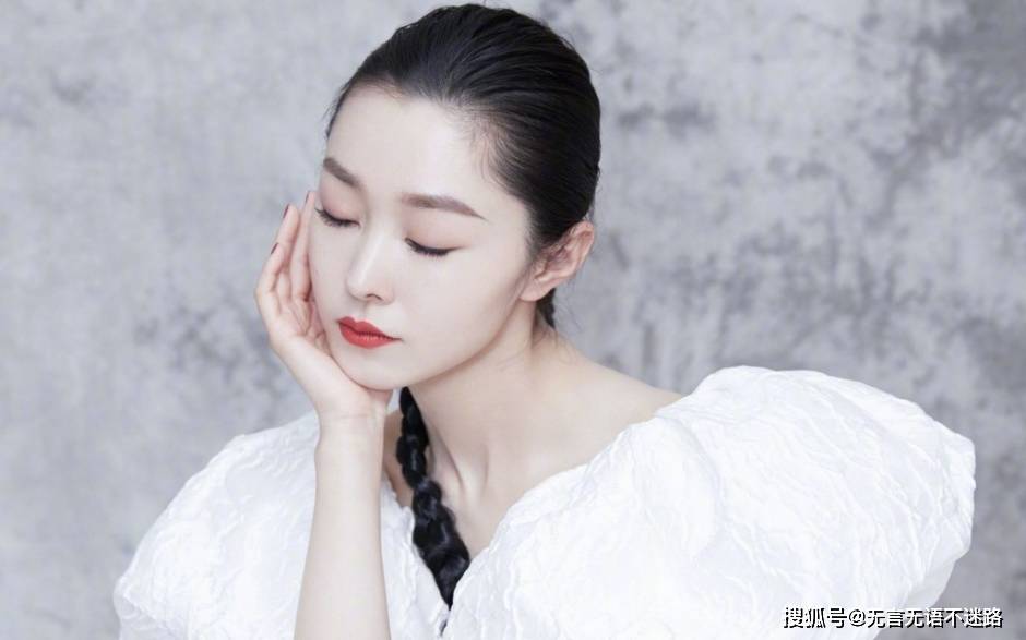 宋轶 镂空白裙造型 曼妙身材 优雅养眼