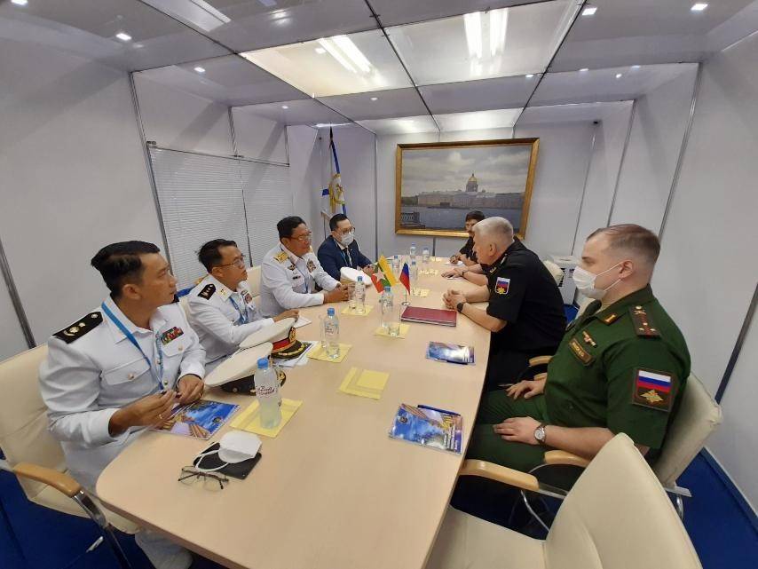 缅甸海军司令率团参加俄罗斯国际海事防务展并会见俄罗斯海军司令