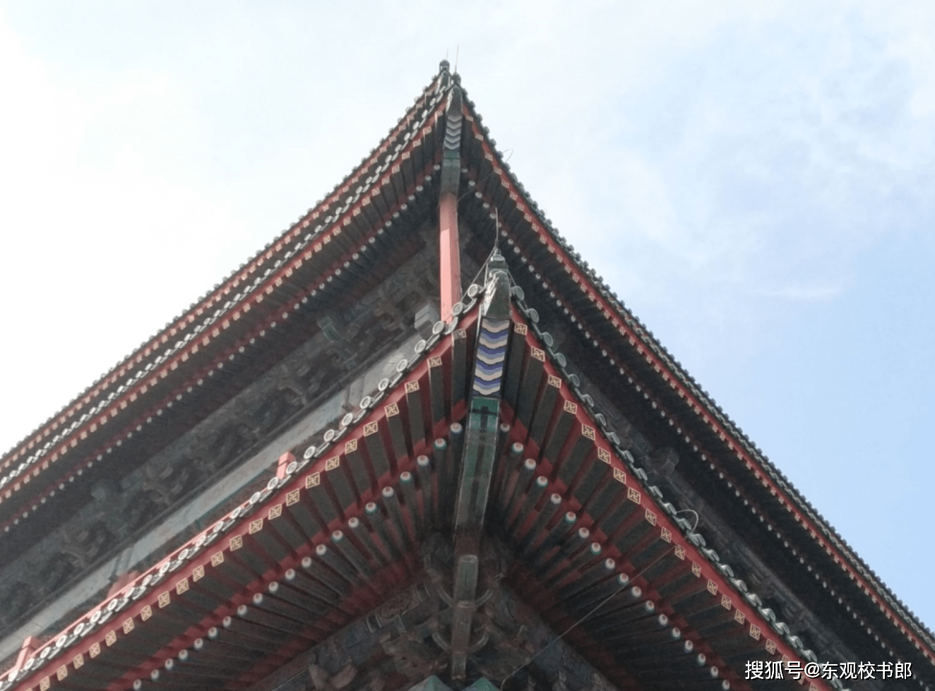 飞檐翘角:古建上的点睛之笔 屋顶上的千年风雅