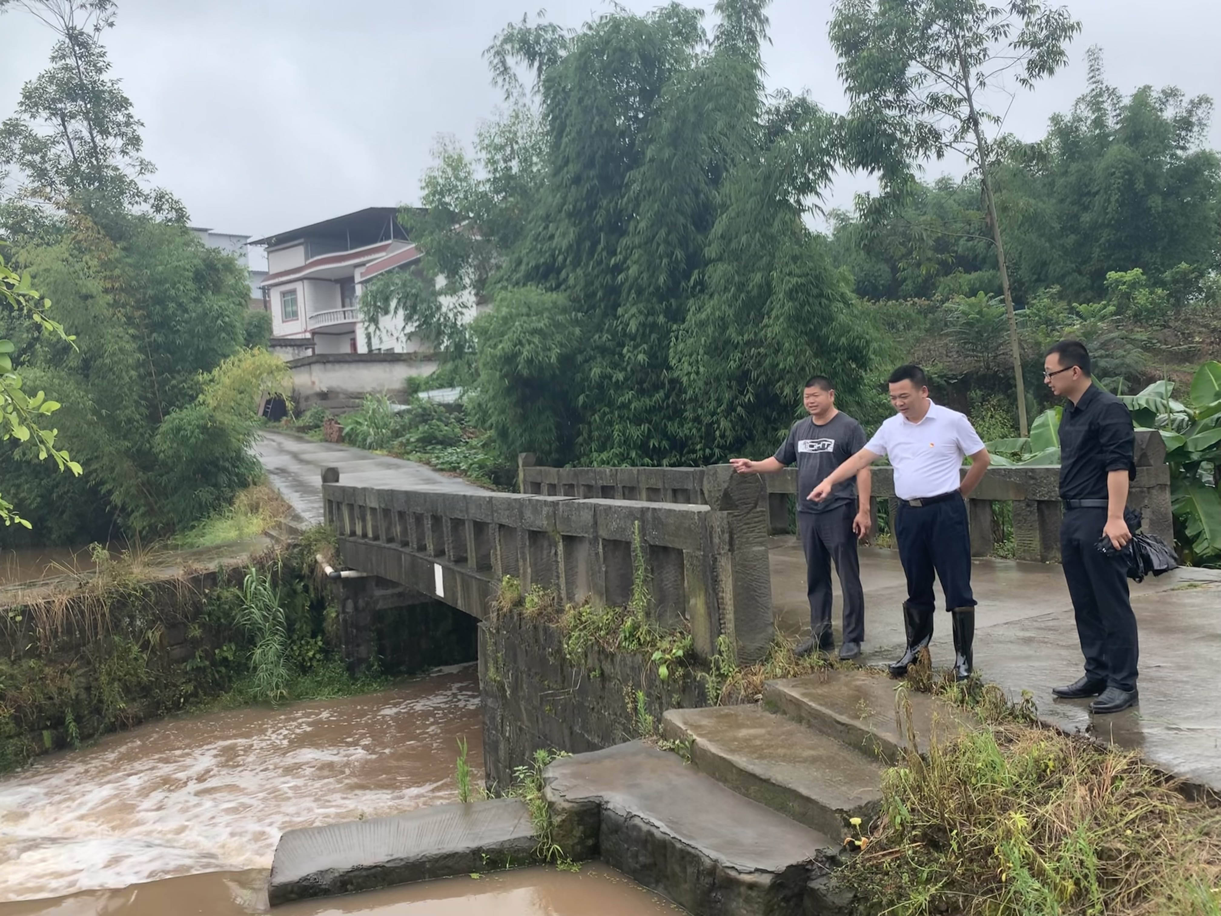 天兴镇:迅速行动开展雨后灾情排查