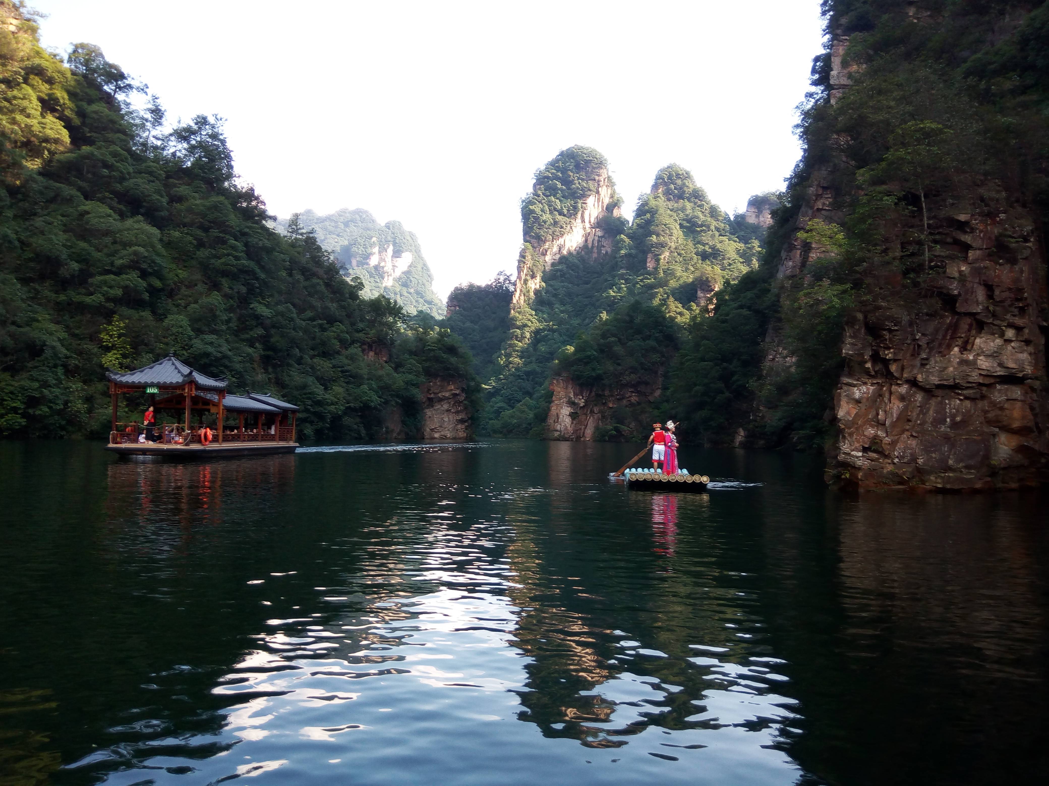 张家界宝峰湖