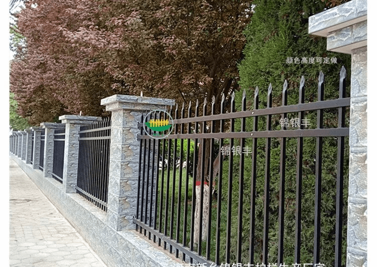 新乡锦银丰:用工厂企业小区和学校围墙 2015年至今六年又要护栏