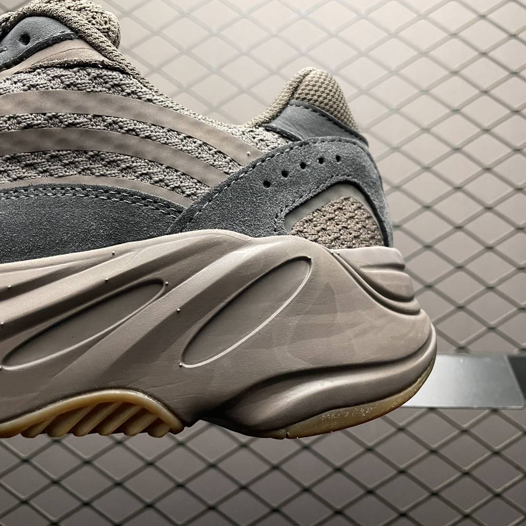 侃爷kanye west x adidas yeezy boost 700 v2椰子增高休闲运动慢跑鞋