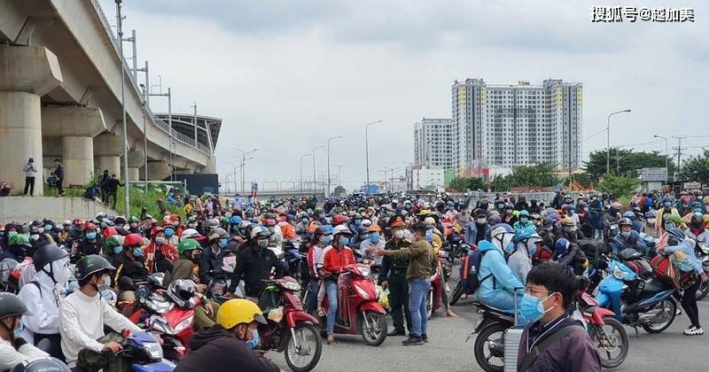 胡志明市等5省市解封后为何出现浩浩荡荡的返乡潮?