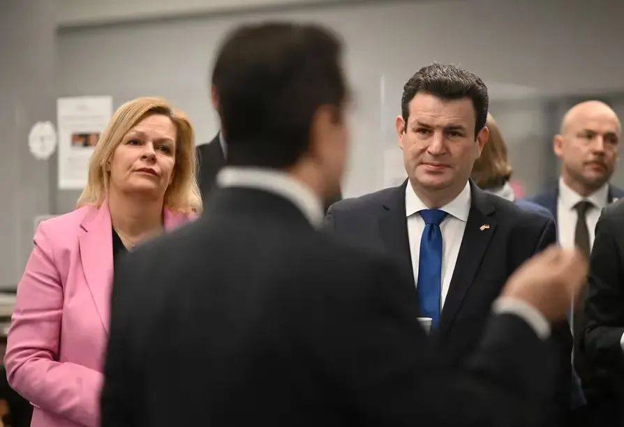 ����Ȧ�����ȵ���Ѷ