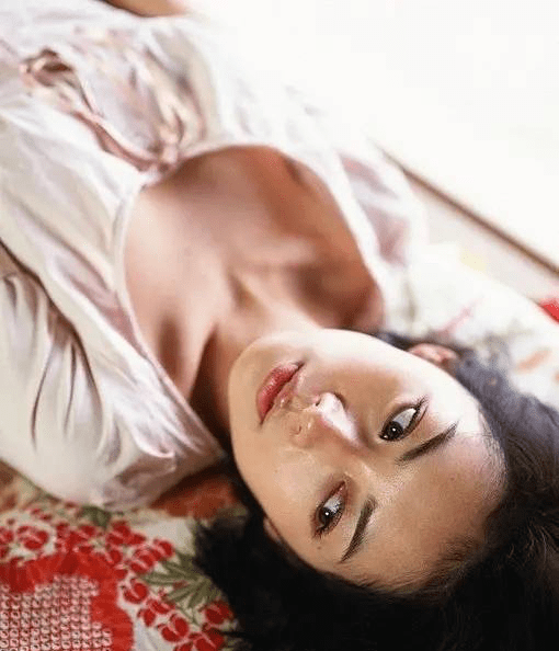原创日本性感女神伊东美咲，爆炸身材究竟有多诱人？快来一探究竟！