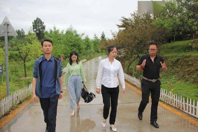 巴中婚纱基地_巴中枫叶基地