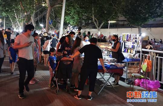 经营|27地设摊贩规范点发展地摊经济，被赞“有烟火气”