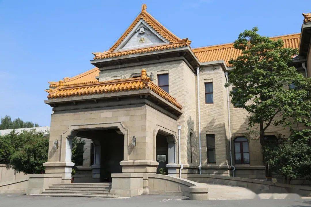 同德殿外景广间叩拜间便见间中国间钢琴间台球间日本间电影厅溥仪