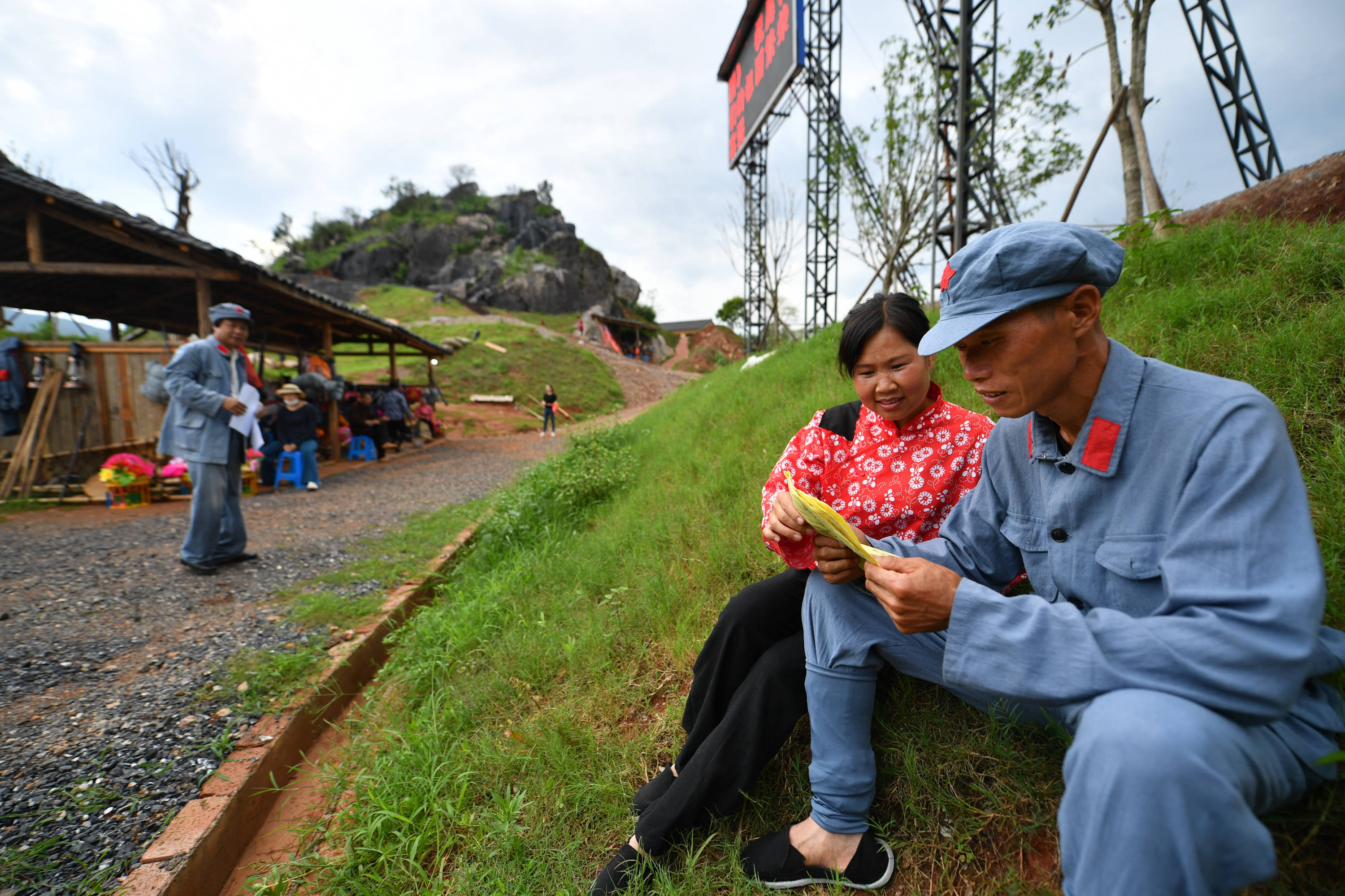 旅游|老矿工“演”出脱贫新生活