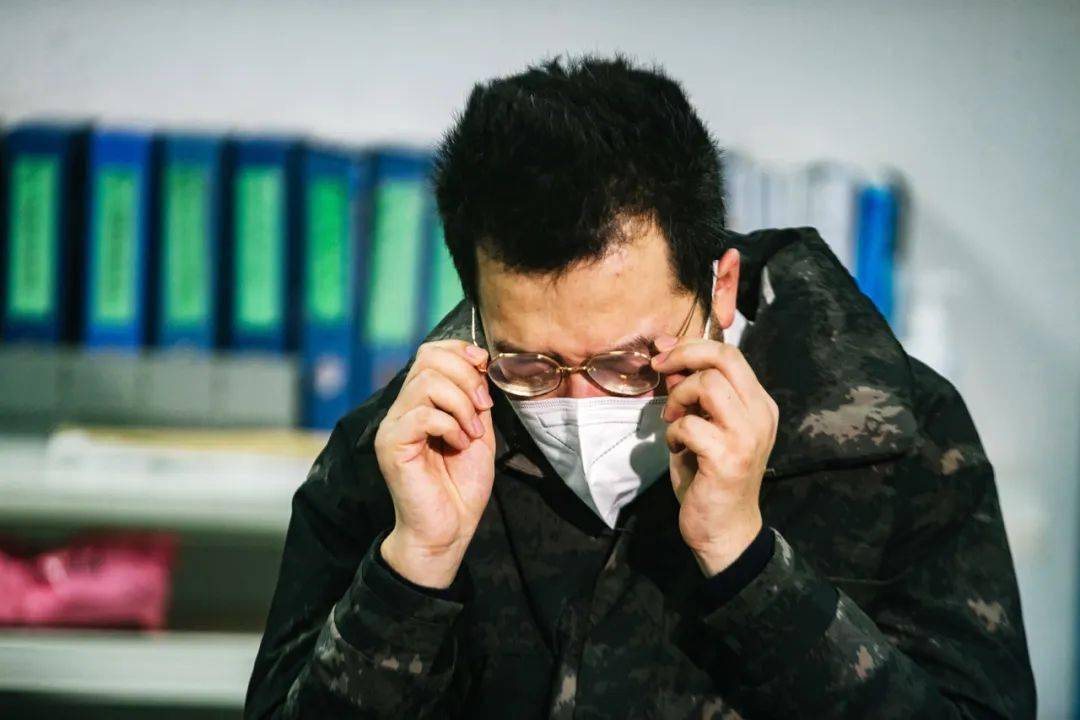 白皮书|国务院发布抗疫白皮书：确诊患者人均医疗费用2.3万，武汉定点医院重症治愈率89%