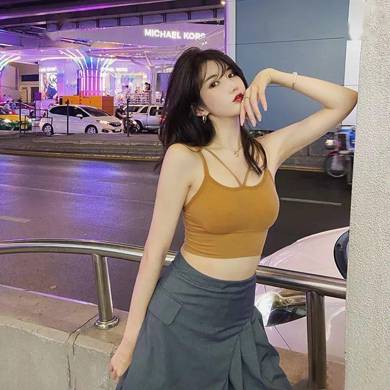 穿搭丨微胖也是好身材!夏天这样穿,活该你好看!_女生