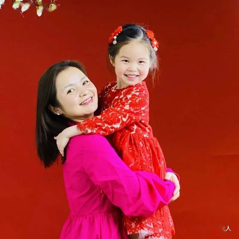 吴碧霞的5岁女儿一首童谣刚上热榜又一曲抗疫新歌走红