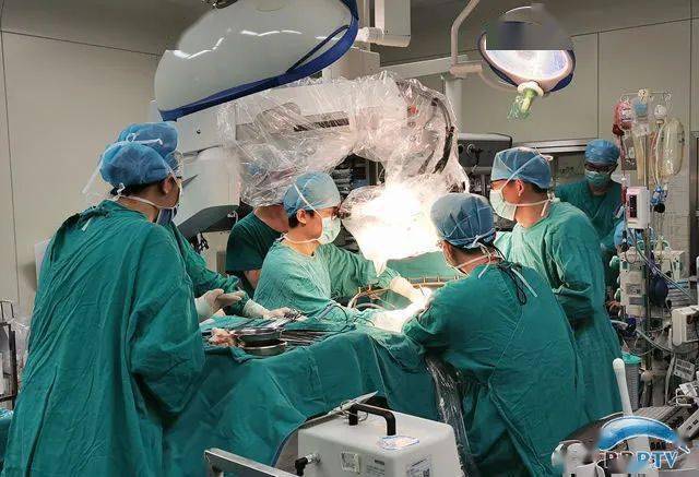 31-06.06】一个肝"劈"给两人用 广西首例劈离式肝移植手术成功