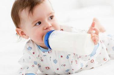 孩子|精细喂养≠科学喂养，别再坑娃了90后爸妈“精养”孩子反遭嫌弃