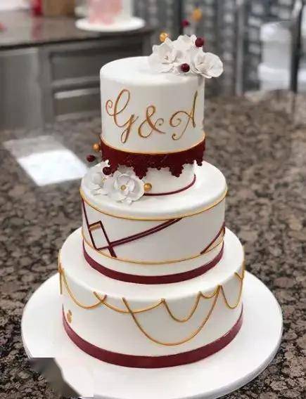 父母25周年结婚纪念日之际 vincentini 制作了父母结婚婚宴的同款蛋糕