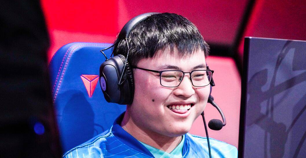 uzi游戏解说视频 dfefff7ed070407e91193ca04699411f.jpeg