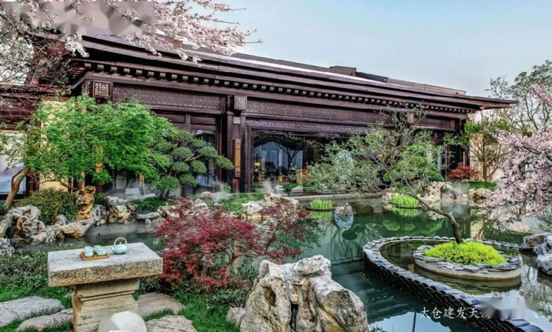 并且,苏州湖墅在市场上基本属于"买不到系列,从超高端的康帝庄园