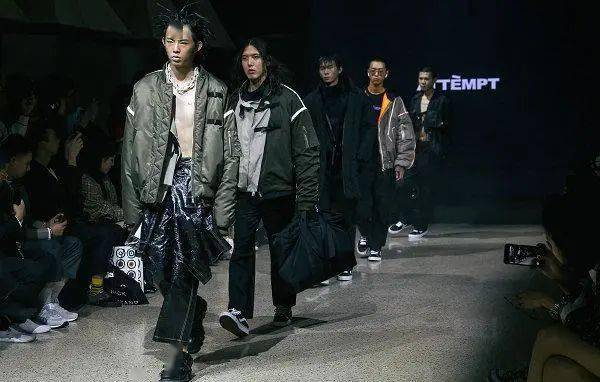 AG九游会 九游会AG不知道这些中国十大最受欢迎潮牌你还跟风什么国潮！中国品牌也可以走向世界！(图29)