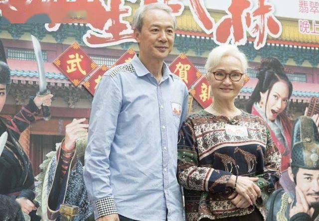 留不住人！75岁TVB老戏骨低调离巢，与丈夫结婚