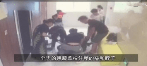 10岁女孩妈妈把老师打成小便失禁:你什么样,孩子就什么样