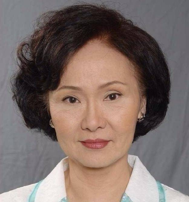留不住人！75岁TVB老戏骨低调离巢，与丈夫结婚