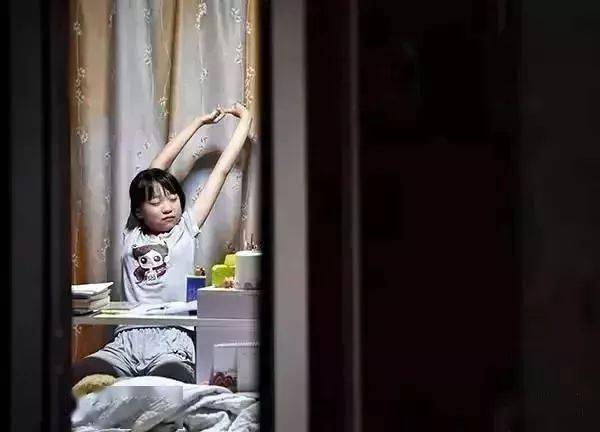 女儿|吃饭都要跑，读书真苦，父母不易……衡水高三女生电话痛哭：一年没回家