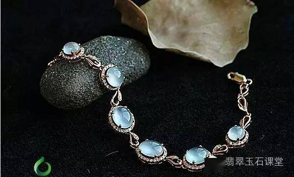 �й�Ů����ϲ����ʮ����䷢��ֻ�����ڵھ�λ