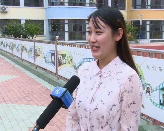 倪彤:用真心真情呵护学生