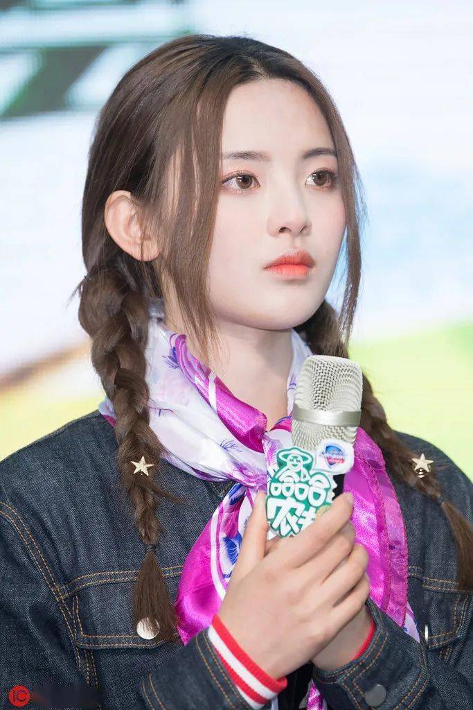 这个夏天什么发型最出圈?来个赵露思同款羊角辫