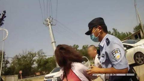 张某|警探号｜掌掴踢踹民警 北京房山两村民被刑拘