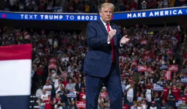 美国|特朗普举行疫情暴发后首场竞选集会 几乎没人戴口罩