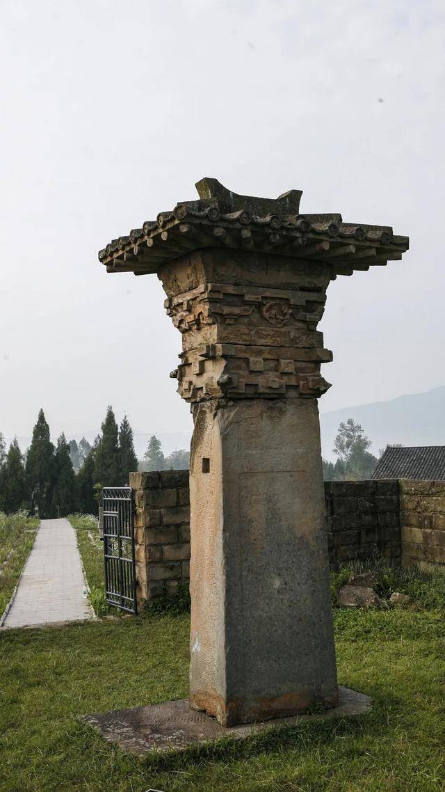 蜀地汉阙刻在石头上的中国建筑史