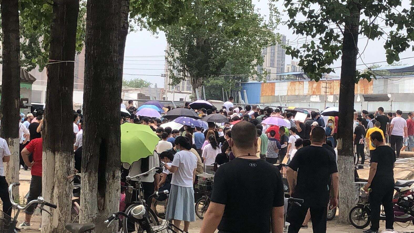张东|北京战疫十日：数百万人查核酸，防控“怎么严都不过分”