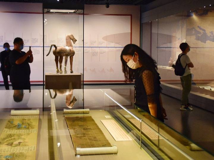 郑梦雨|纪念丝路成功申遗6周年 首届“丝绸之路周”在浙江杭州开幕