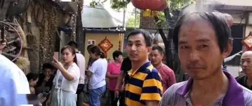 大衣哥家庭视频 8c5332d9b43944999d78c0ad75be427a.jpeg