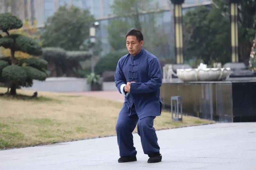 金刚捣碓的详解 e0e67fafe1ef4ac9a3a30cad80e60f63.jpeg