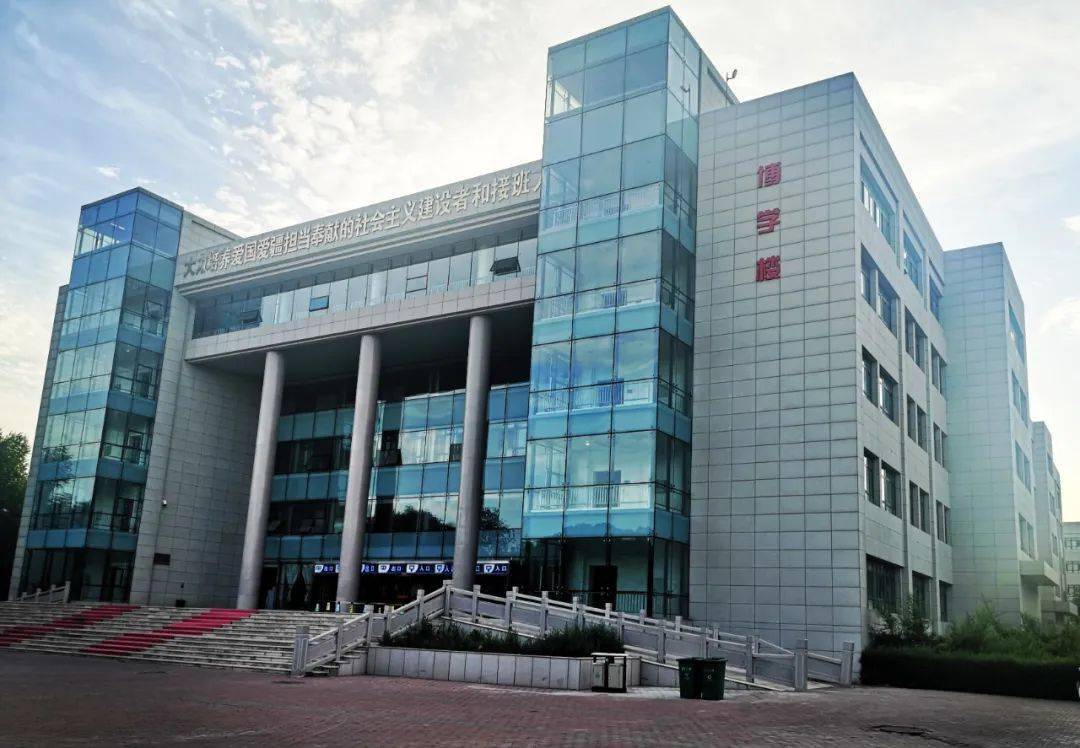 石河子大学首届民族团结一家亲研究生摄影大赛摄影作品评选投票通道