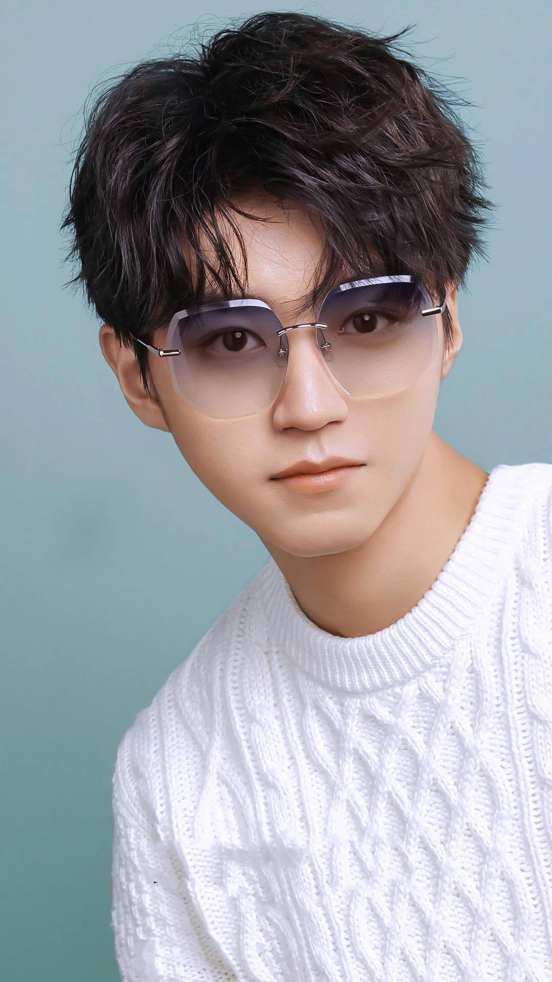 王俊凯眼镜帅哥图鉴 散发不可言说的魅力
