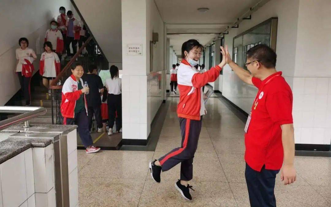 北京流动人口管理员试题_流动人口管理员帽徽(2)
