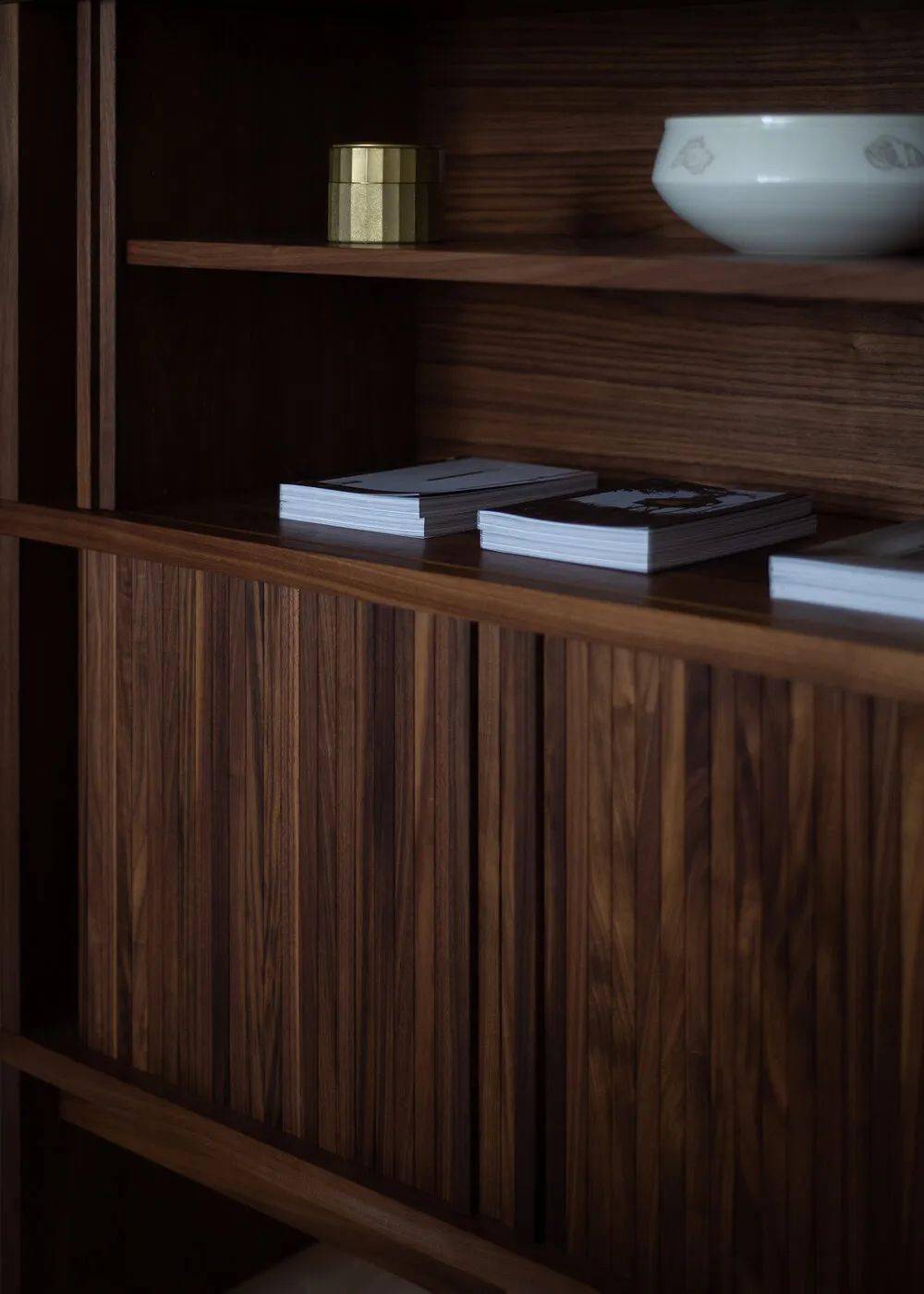 舒适实木沙发床床垫 d6d02ae335f6495f8ca71f52e7450759.jpeg