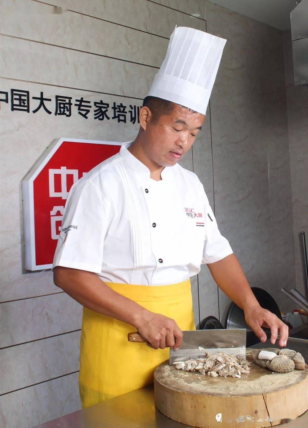 滕州人口味_滕州人身份证照片(3)